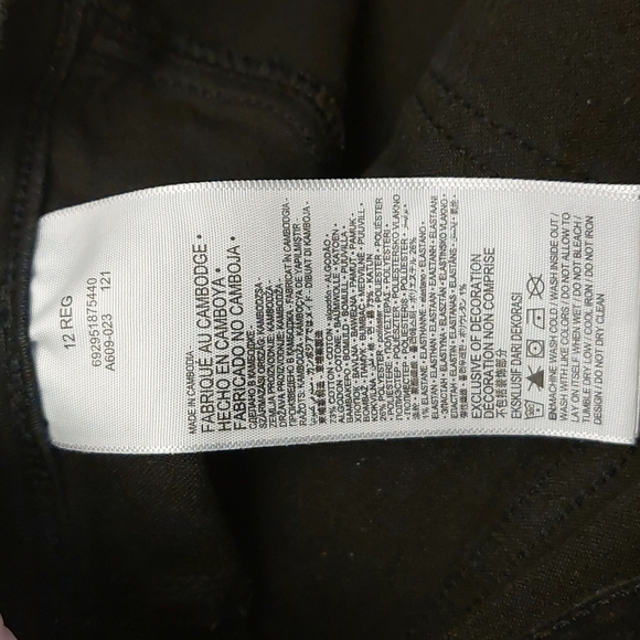 2/$15 EUC Kids Levi's High Rise Ankle Straight Jeans - Picture 6 of 6